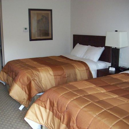 Price Pointe Inn วอคิชชา ภายนอก รูปภาพ