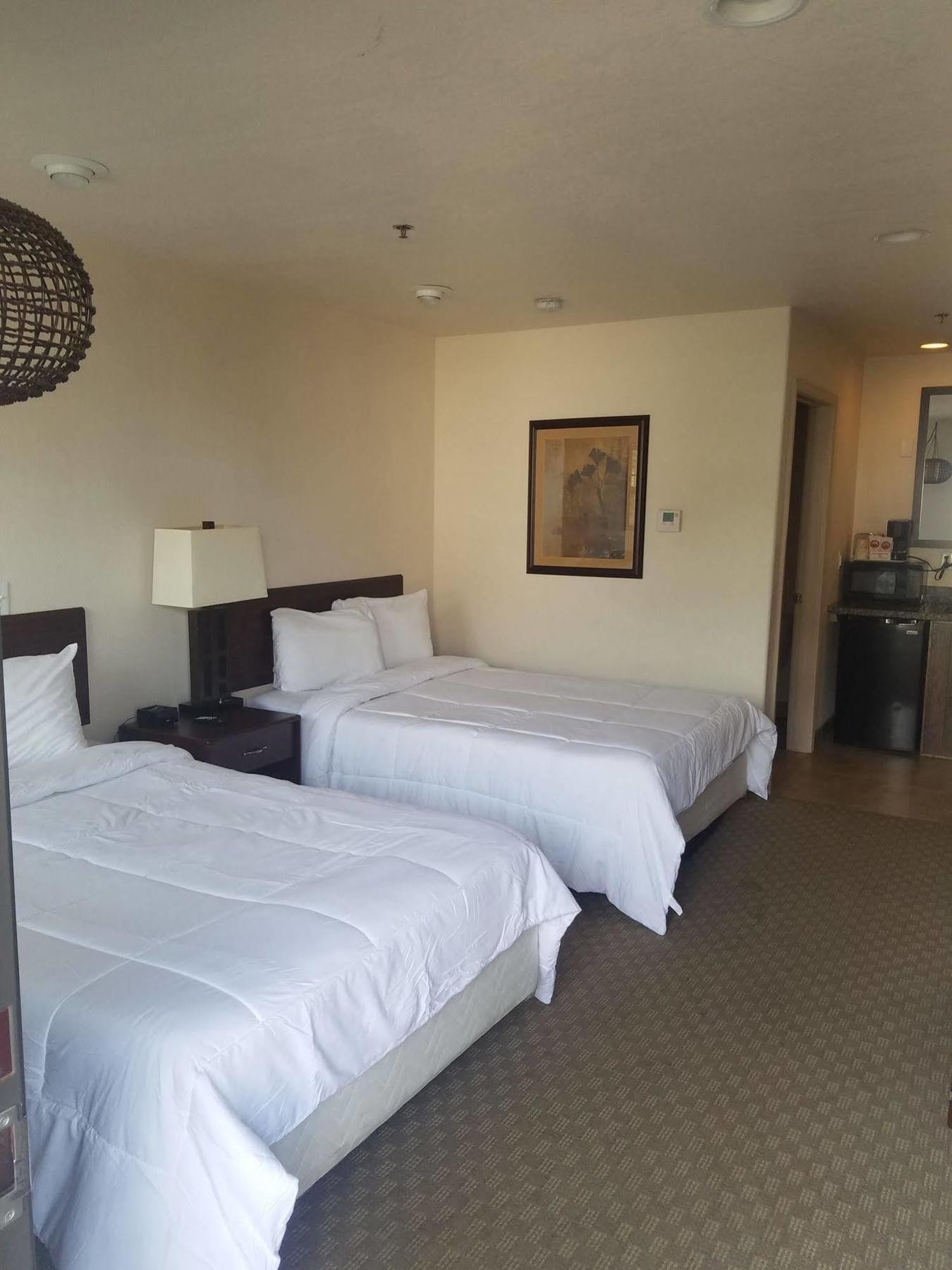 Price Pointe Inn วอคิชชา ภายนอก รูปภาพ